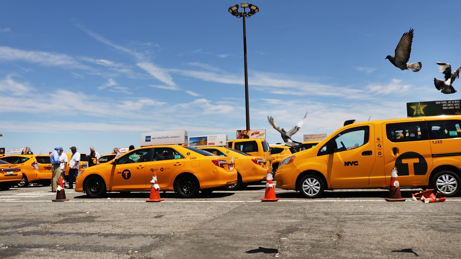 Smooth Travels: Top Airport Taxi Tips for Professionals
